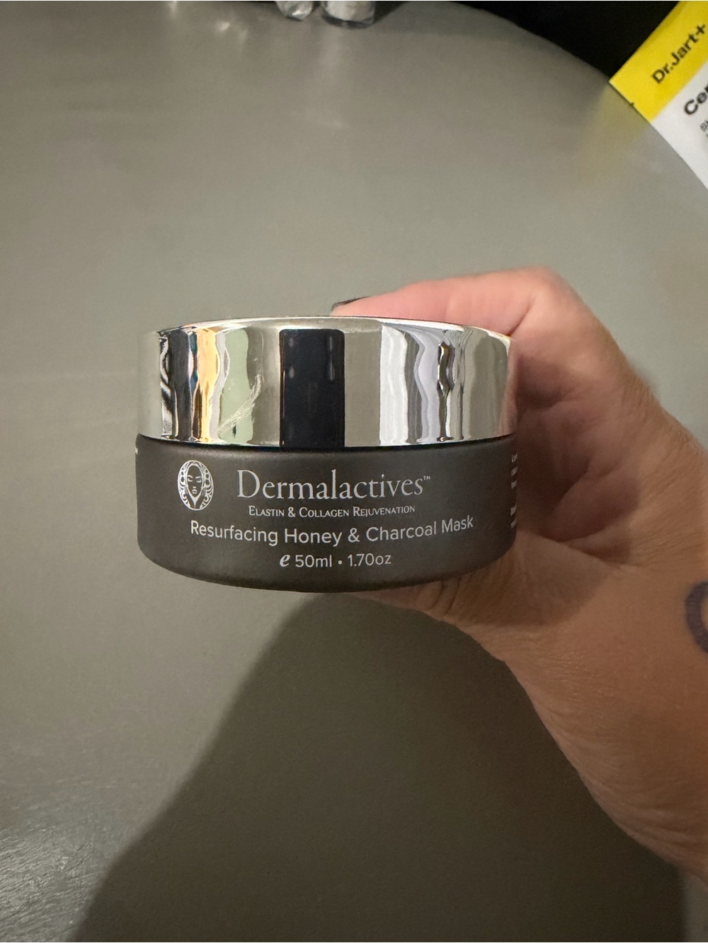 Resurfacing Honey & Charcoal Mask - Gray